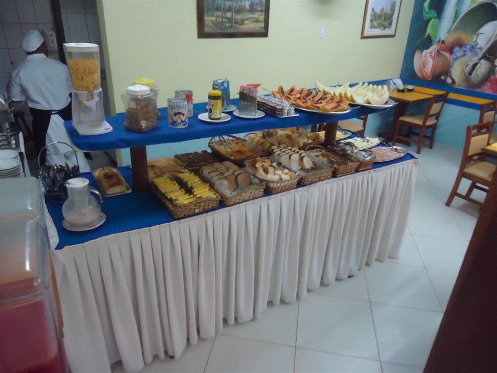 Hotel Camburi 3*